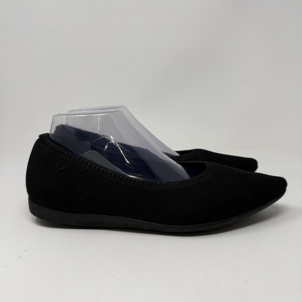 Vivaia Black Pointed-Toe V-Cut Flats (Varun) Women's Size EU 40.5 US‎ 9/9.5